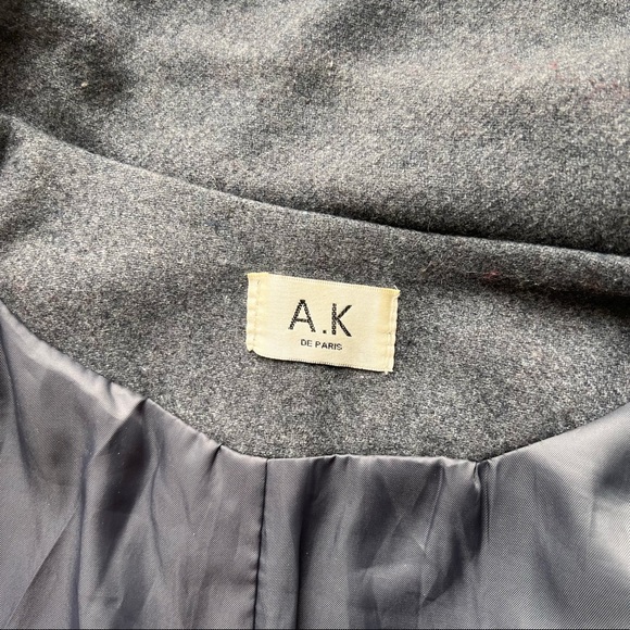 Grey Vintage Coat from A. K. De Paris - Picture 10 of 12